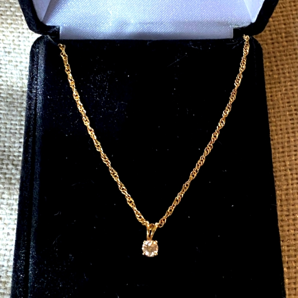 14 kt gold diamond necklace